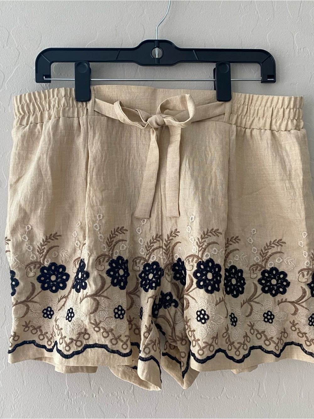 Wren New York Linen Look Embroidered Shorts Beige Tan Navy Scalloped Size Large